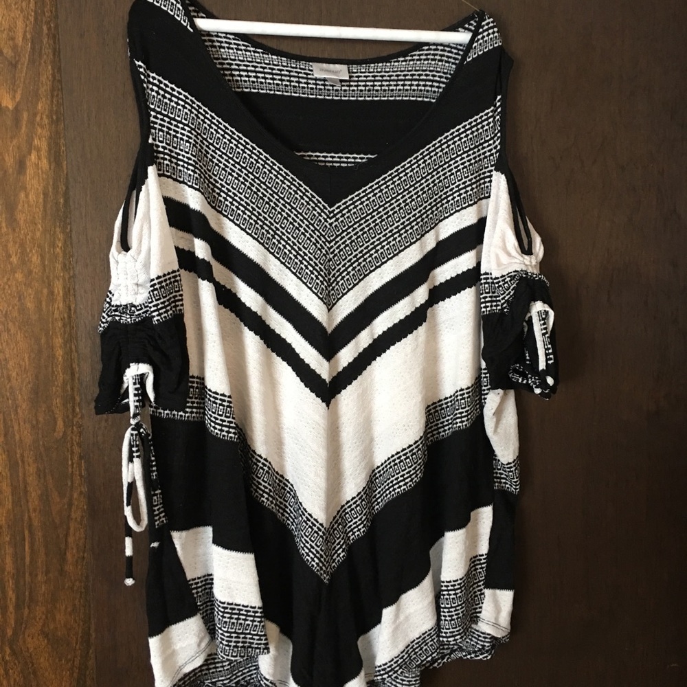 Peek-a-boo shoulder black and white top
